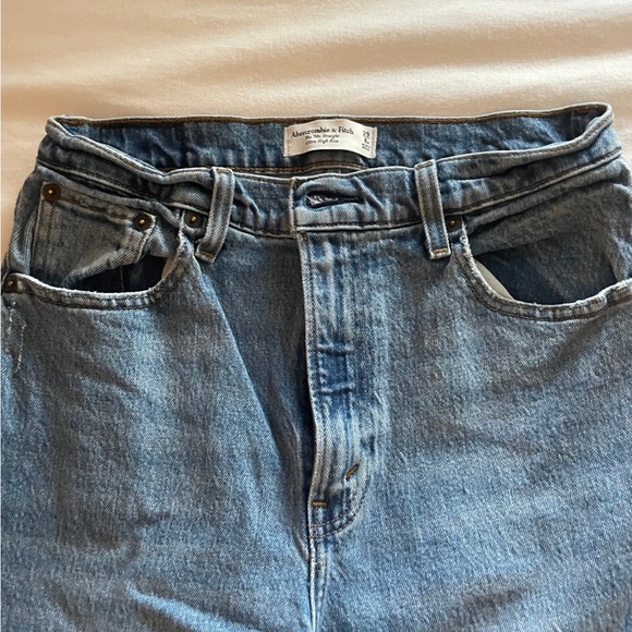 Abercrombie women jeans - Picture 3 of 6